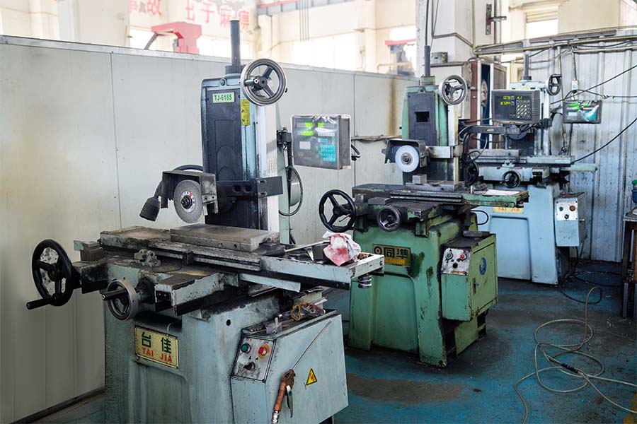 معدات المنتج